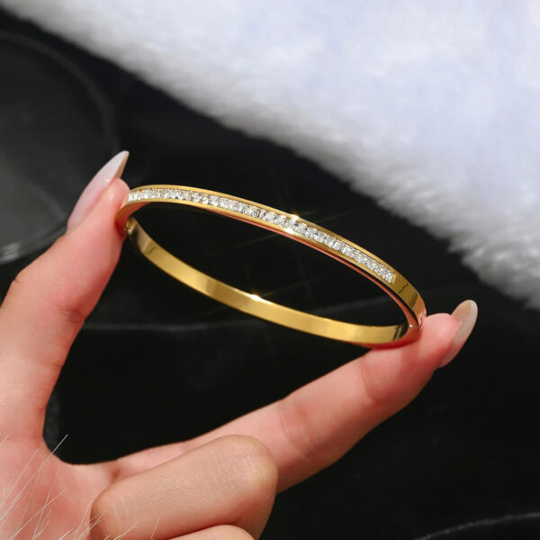 Elegant Four-Leaf Clover Stainless Steel Bangle