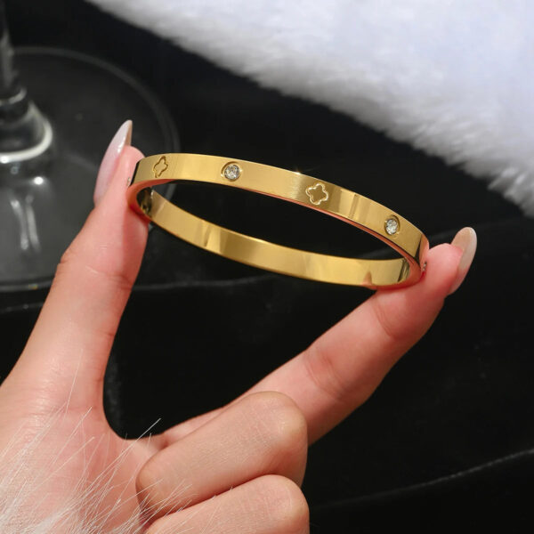 Elegant Four-Leaf Clover Stainless Steel Bangle