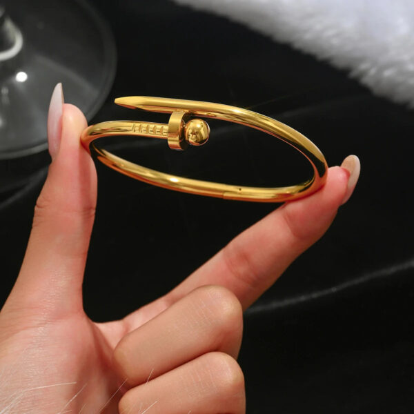 Elegant Four-Leaf Clover Stainless Steel Bangle