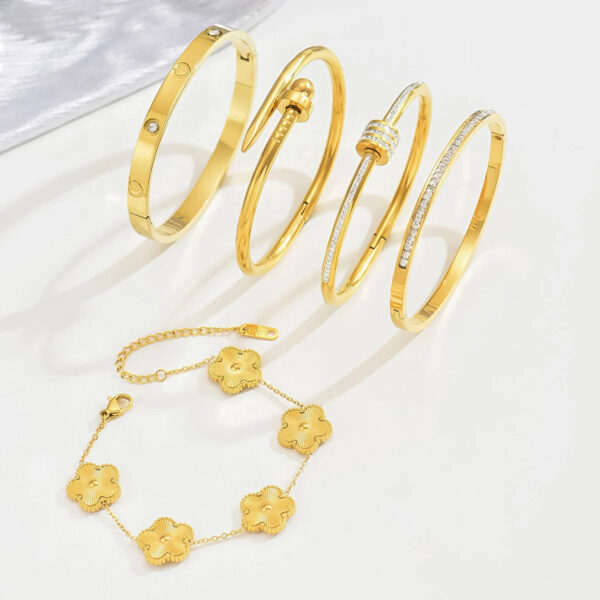 Elegant Four-Leaf Clover Stainless Steel Bangle